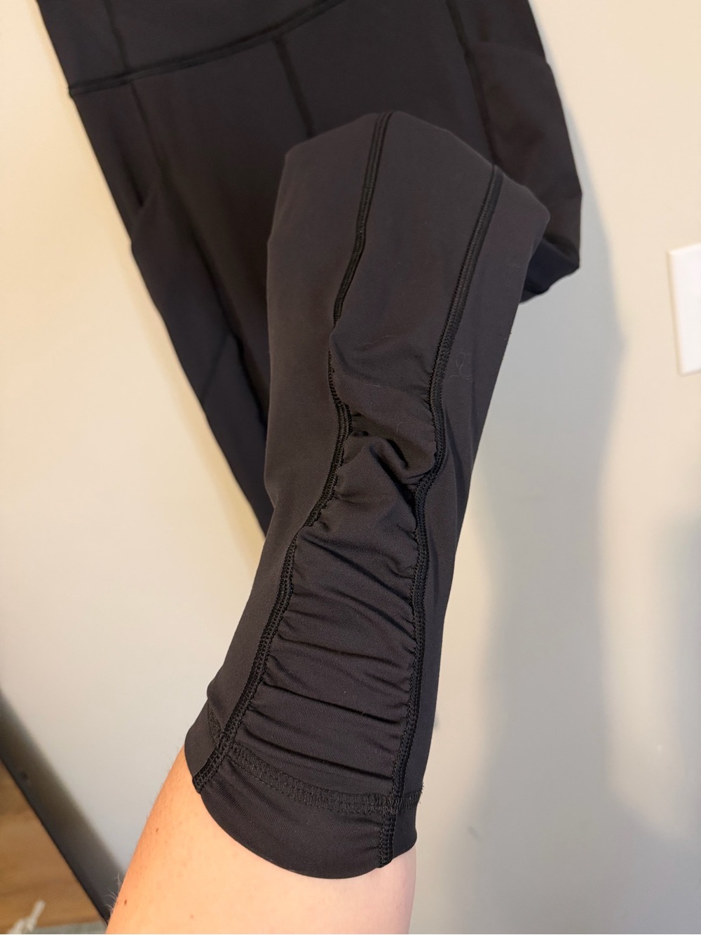 Lululemon Speed Tight Black High Rise Leggings with Pockets and Ruched Ankles - Picture 7 of 9